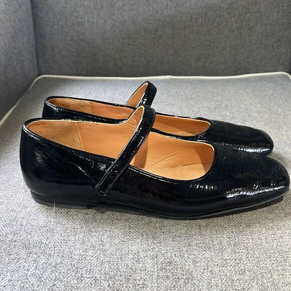 Balagan Mary Jane Shoes in great condition, evidence only on bottom of shoe. - Picture 2 of 5